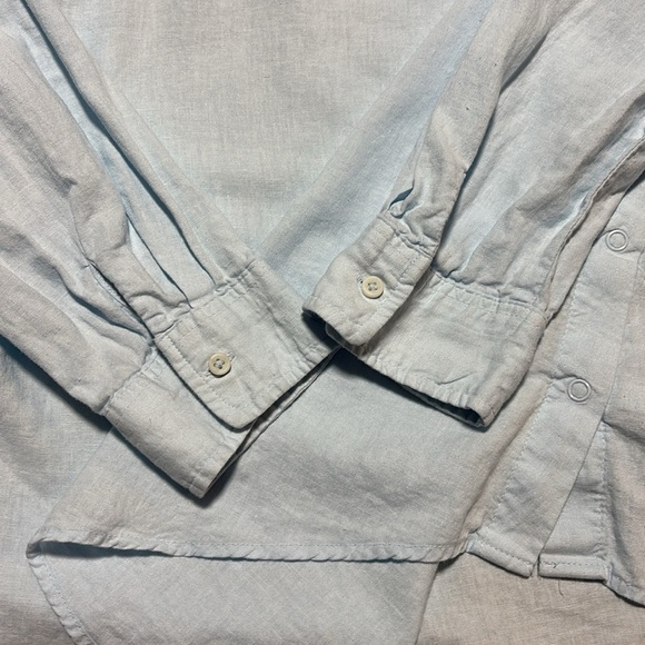 XL Maternity Top Linen Isabel by Ingrid &Isabel Baby blue snap sides long sleeve - Picture 4 of 5